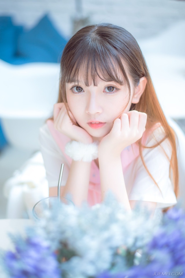 “你说什么！？”张任府中，张任面色难看的看着自己的管家，握紧了拳头。